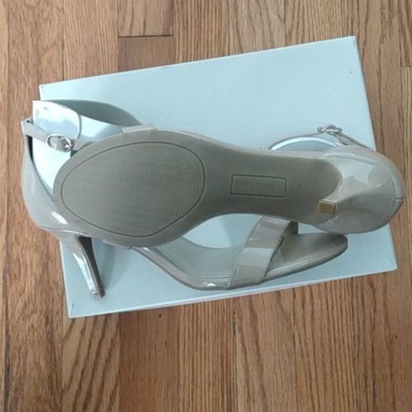 BANDOLINO MADIA SANDALS NATURAL PATENT SIZE 9.5M - Picture 4 of 5